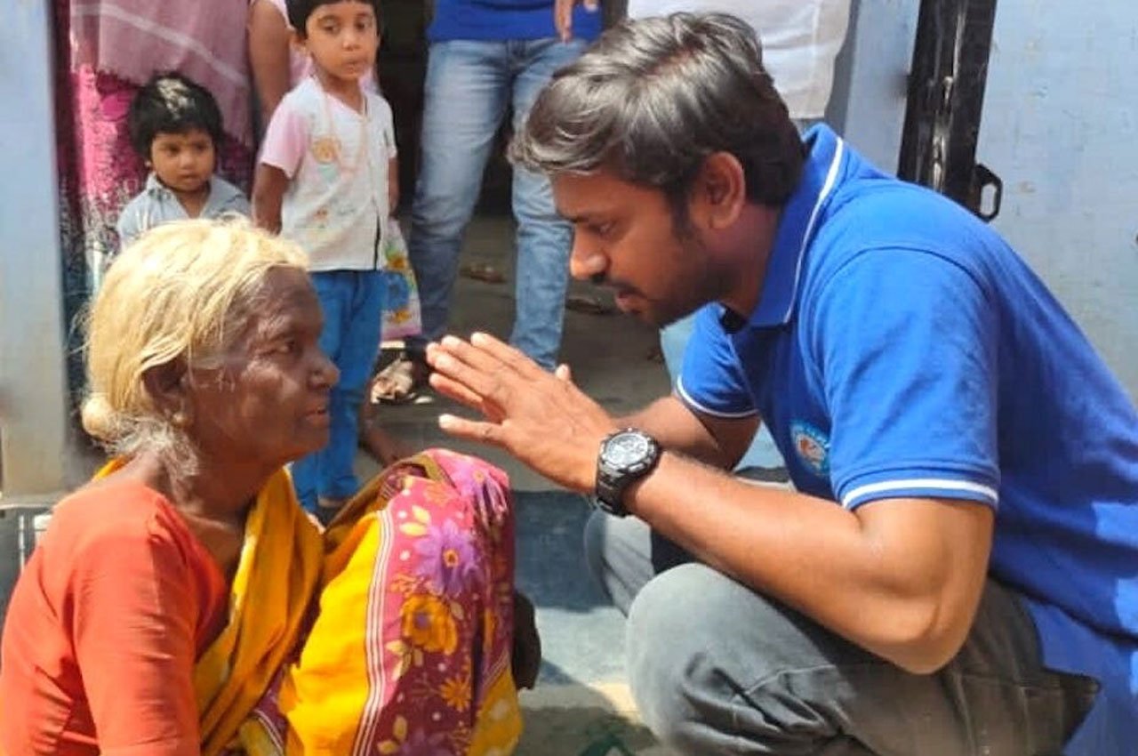 From Engineer to Hope-Bringer: How Naveen Kumar is Building a Beggar-Free India with Atchayam Trust