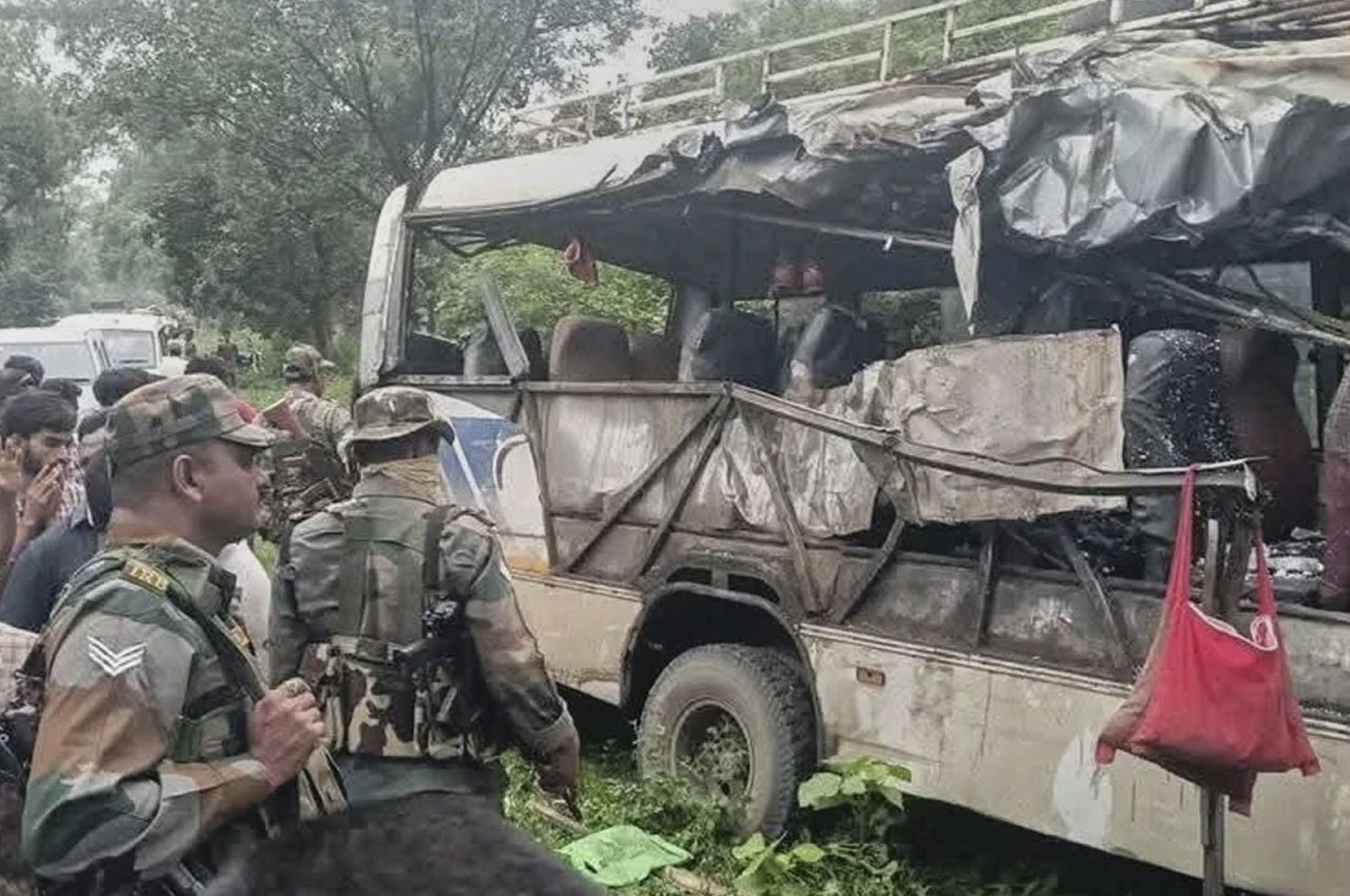 Multiple Kanwariya Pilgrims Die in Bus–Truck Collision During Shravani Mela in Deoghar