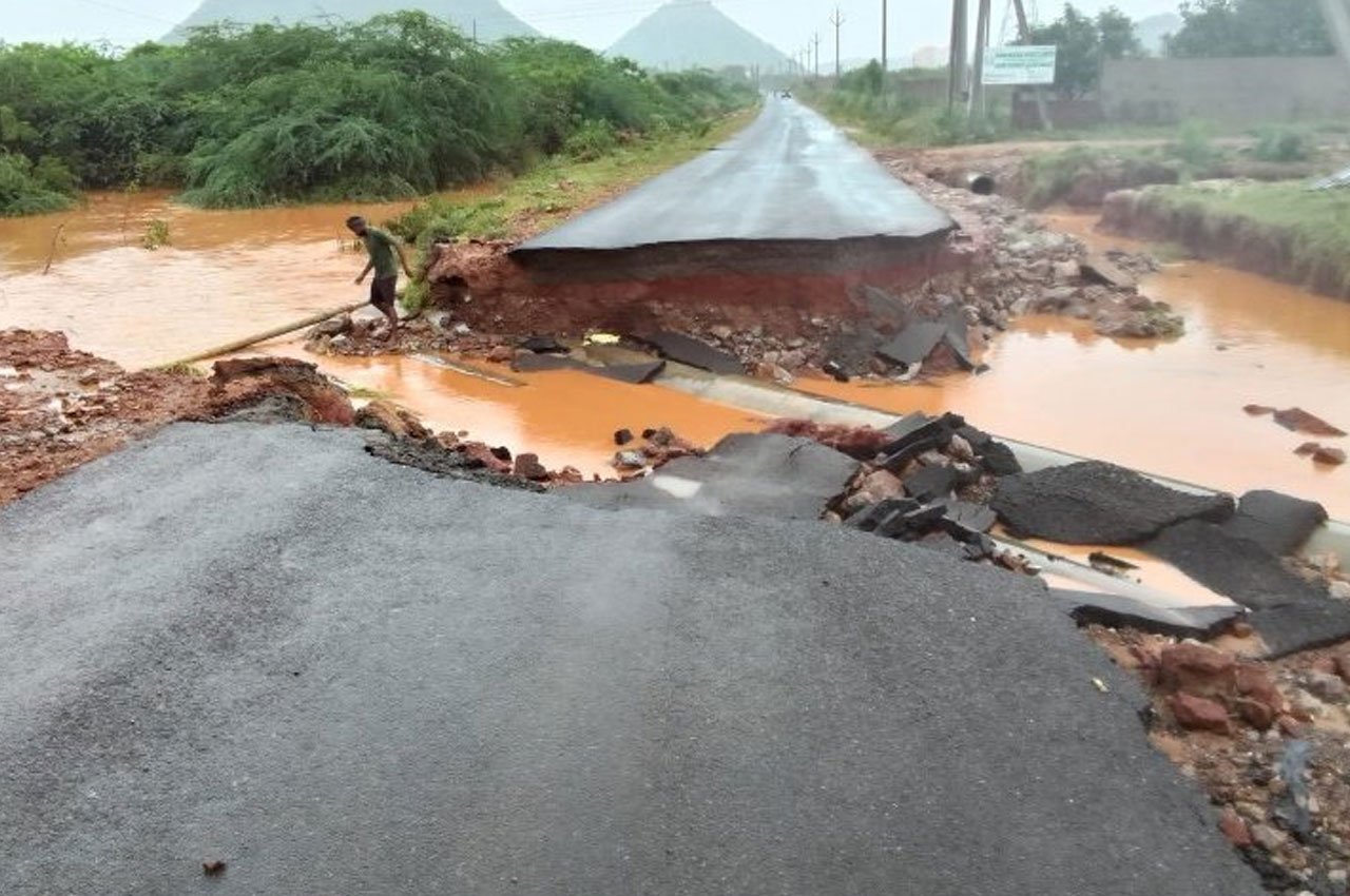 Heavy Rains Lash Telangana, Delhi, Kerala, and Uttarakhand